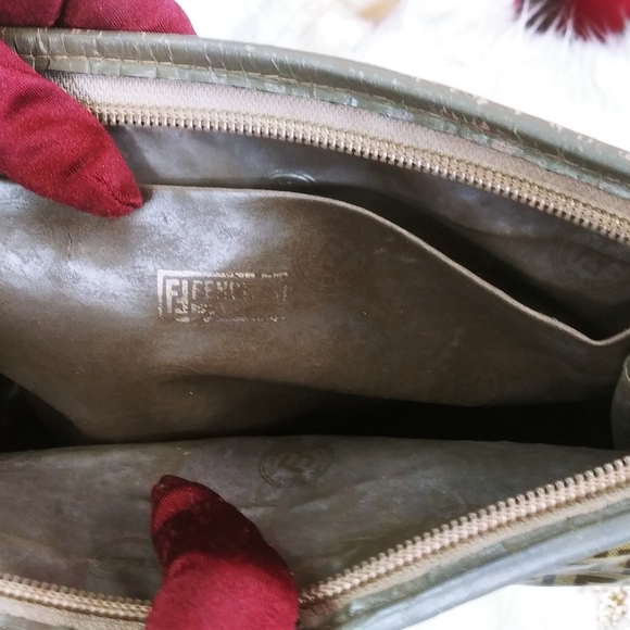 ❗SALE❗ CLUTCH-CROSSBODY FENDI ZUCCA 🔼 - Picture 8 of 16